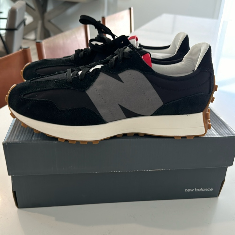 New Balance 327  black castle rock